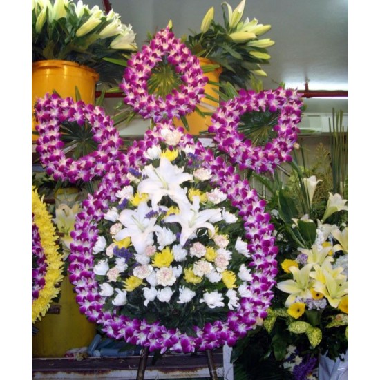 Traditional Flowers Arrangement 11 Traditional Flowers Arrangement 11